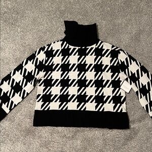 Laundry By Shelli Segal Black and White Patterned Turtleneck Sweater